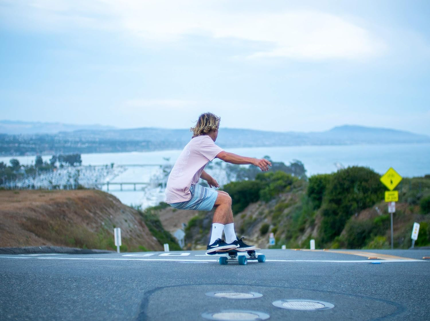 Cruiser - 29"X10" 7-Ply North American Maple Deck, Carving Truck, Fully Assembled, Supports up to 275 Lbs for Surf-Like Carving